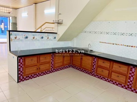 Cho thuê nhà HXH Luỹ Bán Bích Quận Tân Phú 4 x15m x2T chỉ 11 triệu