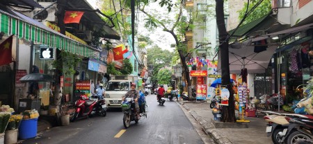Cho thuê nguyên căn nhà mặt Phố Trần Cung, Cầu Giấy, 60m2, Giá 18 triệu/tháng, 60m2, 3 phòng ngủ, 3 toilet
