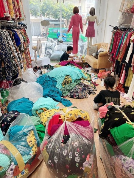 Cho thuê nhà nguyên căn mặt tiền đường Hùng Vương P1 Q10.3.5mx17m giá 22tr/th