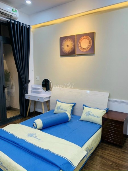 Nhà có Nội Thất Mặt tiền gần Đồng Đen, 2 tầng, 2pn, 100m2