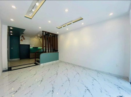Cho thuê nhà 3 tầng mặt tiền Trần Cao Vân, full nội thất, khu kinh doanh đa ngành nghề, 50m2, 3 phòng ngủ, 3 toilet