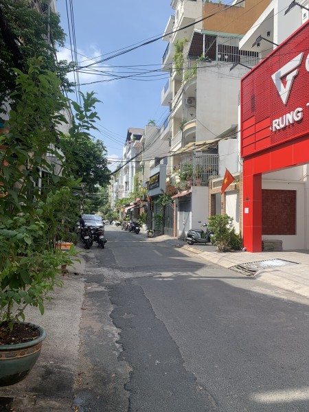 Cho thuê nhà MT cư xá NGuyễn trung Trực Phường 12 quận 10 DT 10mx19m giá 75tr/th bao phí