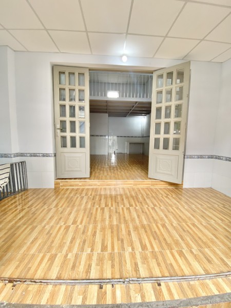 Cho thuê nhà ở và kinh doanh ngay Nguyễn Thị Thập giá rẻ