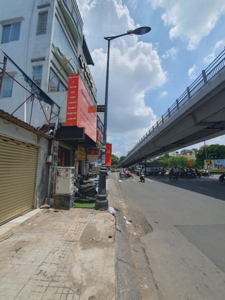 Cho thuê nhà 3/2 Nguyễn tri Phương p12 quận 10 DT 3.5mx12m giá 35tr/th