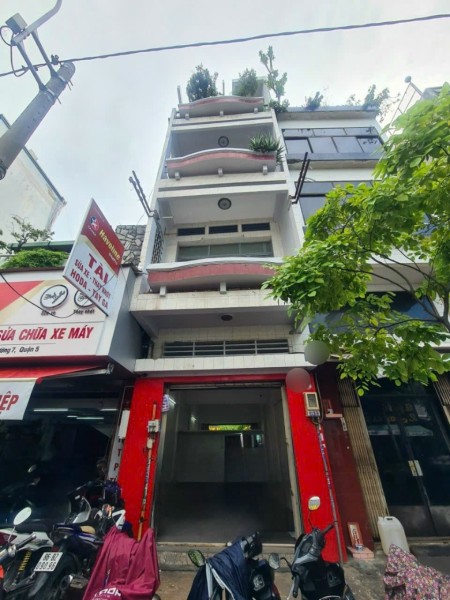 Cho thuê nhà kd tự do 6pn 4wc MT Huỳnh Mẫn Đạt Q5