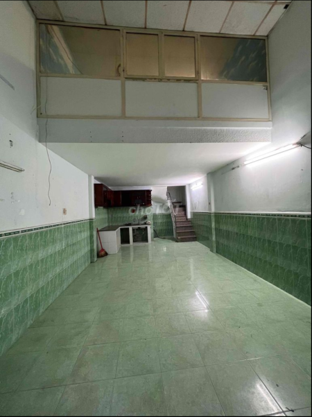 Nhà cho thuê nguyên căn 2 phòng ngủ hẻm oto chợ Tân Hương