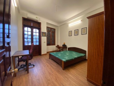 Cho thuê nhà Đại Đồng Hoàng Mai - Ngõ ô tô - 5 tầng - giá 10 triệu