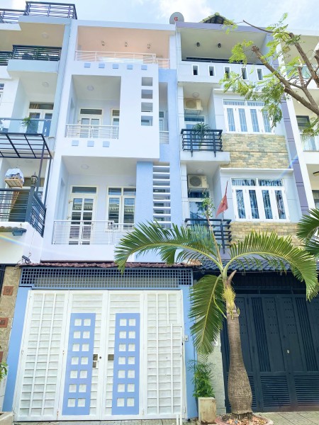 Cho thuê nhà 3 lầu ngay Lottee Quận 7 giá rẻ