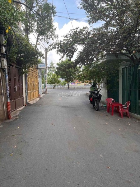 Chính chủ cho thuê nhà mặt tiền Trần Văn Đang, Phường 11, Quận 3 dt 3m90x23m hậu 7m hisd 25tr/th