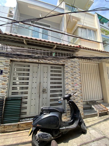 Cho thuê nhà 2 lầu ngay Lottee Quận 7 giá rẻ