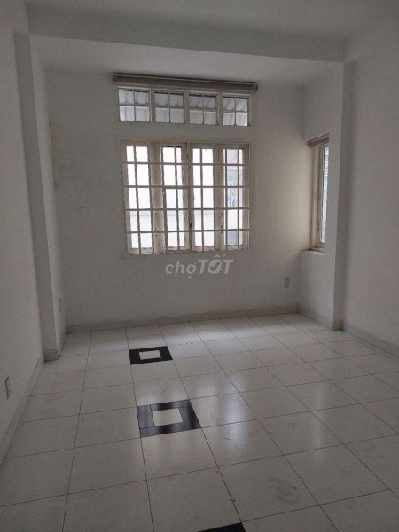 Cho thuê nhà kinh doanh, đg nguyễn văn giai, q1