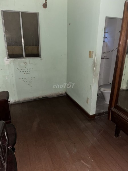 Cho thuê nhà trong hẻm đường Sư Vạn Hạnh, Q5
