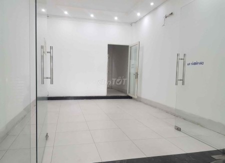 Cho thuê nhà Cộng Hoà phường 4 Tân Bình hẻm đối diện VinCom