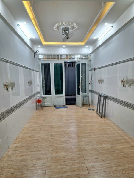 CHO THUÊ NHÀ ĐƯỜNG ĐƯỜNG NGHĨA THỤC, P5, Q5, 92m2, 2 phòng ngủ, 3 toilet