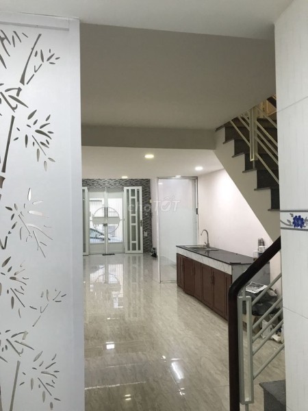 Cho thuê nhà lầu nguyên căn 3,5x14,5 - hẻm xe tải 3/2 f10 - q10 - 23tr/tháng