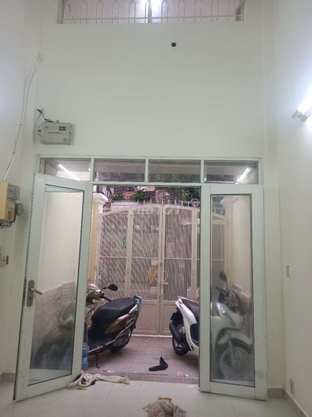 Nhà MT hẻm 6m Út Tịch, 5 tầng, tiện ở và kinh doanh