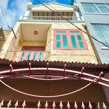 Cho thuê nhà đẹp sát MT lũy Bán Bích quận Tân Phú 4 x 14 -3T chỉ 10 triệu tl