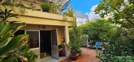 Cho thuê biệt thự mini Sân vườn, 3PN, 2WC, full nội thất, đường Tăng Bạt Hổị, P11, Bình Thạnh