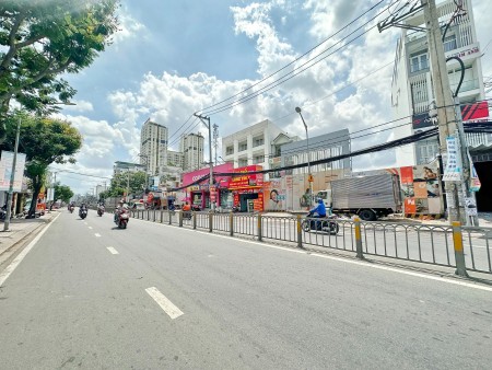 Cho thuê nhà 2 lầu mặt tiền Nguyễn Thị Thập. P Tân phong Q7