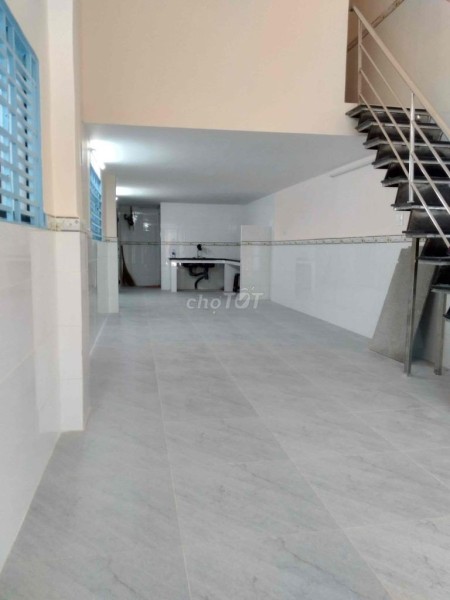 Cho thuê nhà nguyên căn 202/4 Lý Thường Kiệt, P14, Q10. 3x10. 5PN, 3WC 15 triệu/tháng.