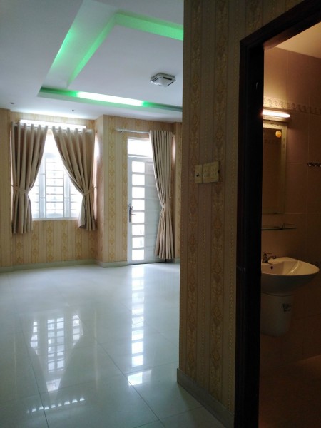 cho thuê nhà NC hẻm 283 CMT8 - 4x20m - 2 Lầu - giá 32tr