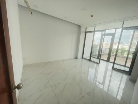 Cho thuê tòa nhà 9X25, 7 tầng, giá 160TR, MT Lạc Long Quân, quận Tân Bình, 405m2, 6 phòng ngủ, 6 toilet