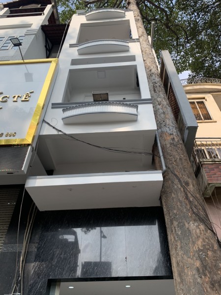 Cho thuê nhà mặt tiền Lê Hồng Phong, P1, Q10 3,8x10m 1 trệt, 1 lửng, 3 lầu, 4wc 40 tr tl, 38m2, 4 phòng ngủ, 4 toilet