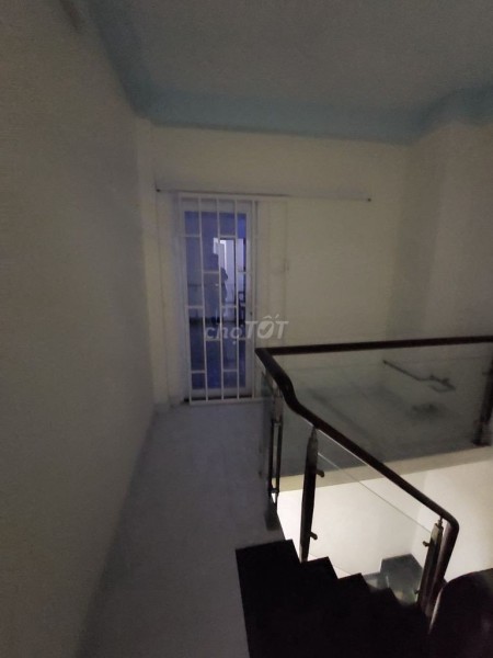 Cho thuê nhà đường 100/14 Thái Phiên, F2, Q11, TP.HCM