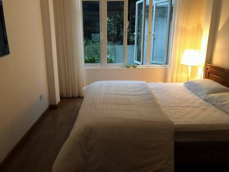 Bdshanoivang cho thuê nhà làm cửa hàng thời trang, VP cty...DT 90m2 mặt đường Phó Đức Chính, Ba, 80m2, 6 phòng ngủ, 3 toilet