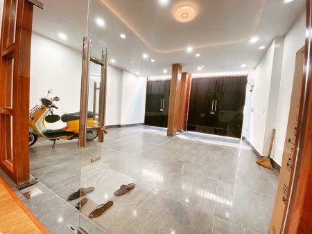 Nhà cho thuê CC HXH 42 Nguyễn Minh Hoàng, Tân Bình, 7x16, 4 Tầng, Giá 25 triệu, 112m2, 5 phòng ngủ, 6 toilet