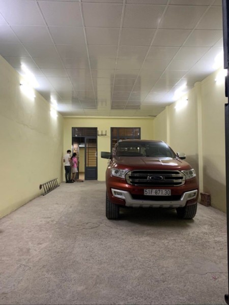 Cho thuê nhà 5x20 trống suốt khu Hoàng Quốc Việt, 13 triệu, 100m2, 1 phòng ngủ, 1 toilet