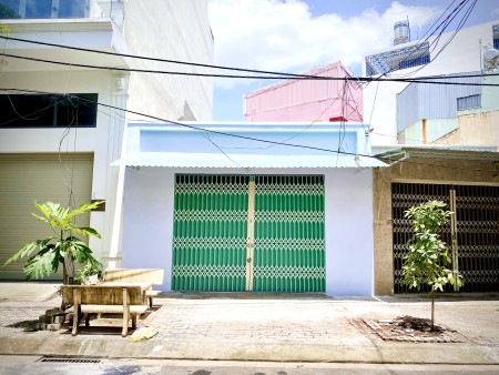 Cho thuê nhà nguyên căn đường số 75 Tân Phong quận 7, 140m2, 4 phòng ngủ, 2 toilet