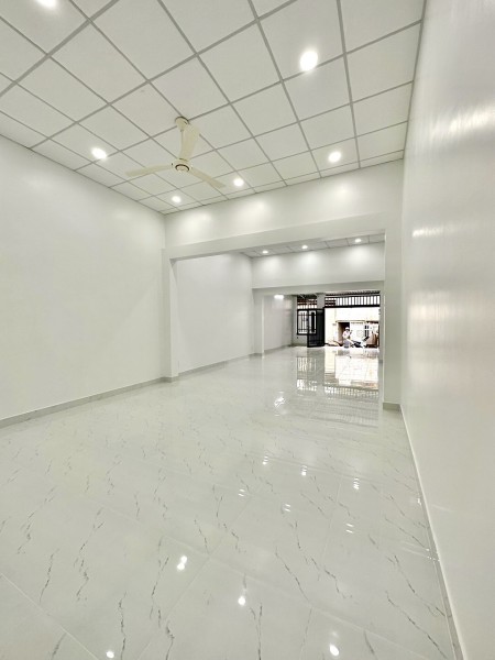 Cho thuê nhà 5x20 trống suốt ngay Lottee Quận 7