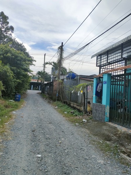 Cho thuê nhà cấp 4 nguyên căn rộng 70m2 sát KCN Tân Quy, Giá 2.5 triệu /tháng. L/H: 0357204722