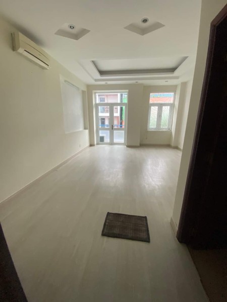 Cho thuê MT 97 Hoa Lan, P2, PN, DTSD 320m2, 4x20, 4 tầng, Giá 35tr