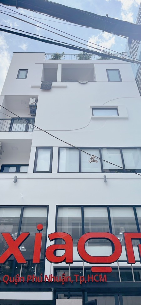 Cho thuê nhà mặt tiền nguyên căn quận Phú Nhuận, ngang 6m, 4 tầng