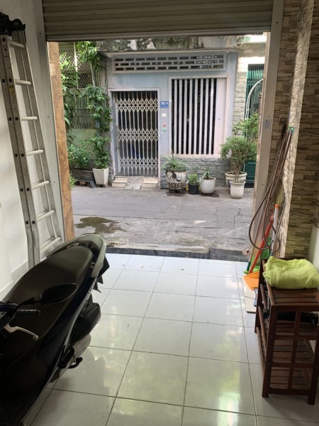 Cho thuê nhà mới đẹp 2pn đủ máy lạnh Cách Mạng Tháng Tám p10 Q3