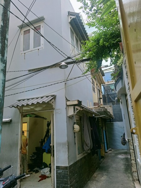 Nhà đúc cho thuê nguyên căn, Q4