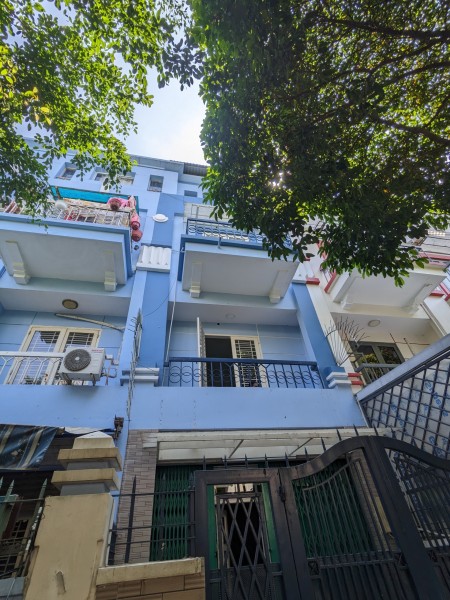 Cho thuê nhà mặt tiền đường số 152A Cao Lỗ, Phường 4, Quận 8. Nhà cách công viên chỉ vài bước chân