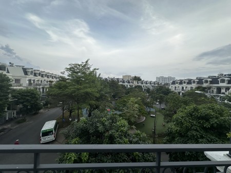 Đi đến slide 8