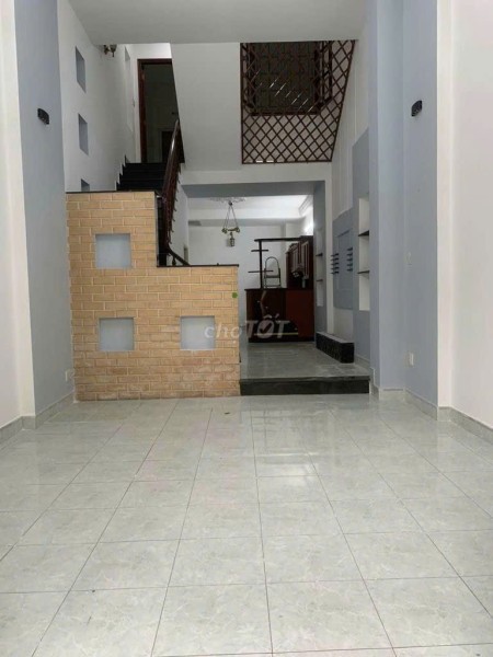 Nhà cho thuê hẻm 131 đường Xóm Chiếu P.16, Nhà 1 Trệt 3 Lầu diện tích 4x17m