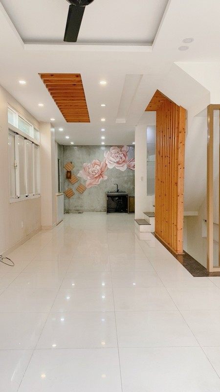 Cho thuê nhà H10M Nguyễn Kiệm, PN, 3 Tầng, Nội thất CB, 5x18, 245m2 SD., 245m2, 5 phòng ngủ, 5 toilet