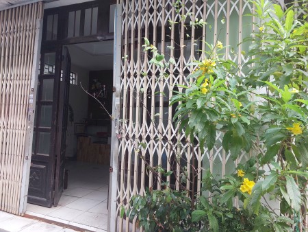 Chính chủ cho thuê nhà nguyên căn có 3 phòng ngủ. Giá chỉ 9 triệu tại 451/11/38 Tô Hiến Thành, Q.10