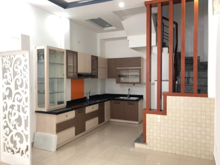 Cho thuê mặt tiền Cô Giang, P2, Phú Nhuận, DTSD 270m2, giá 21 triệu