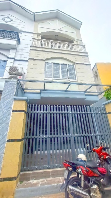 Cho thuê nhà 2 lầu lô nhì hẻm xe hơi đường Phú Thuận, Quận 7 ,DT 7X15M