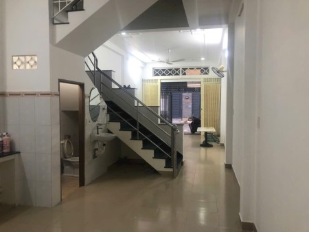 Cho thuê nhà VTKD 12m thông Tô Hiệu quận Tân Phú 4 x 16- 2 tang chỉ 13 triệu tl