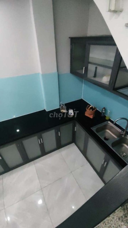Nhà cho thuê hẻm đường Khánh Hội Gần Cầu Kênh tẻ Phường 3