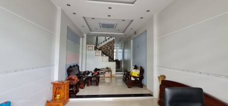Cho thuê nhà nguyên căn mặt tiền đường lớn