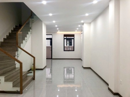 Nhà phố 1T3L hoàn thiện cơ bản, view hồ cảnh quan, vị trí thoáng mát