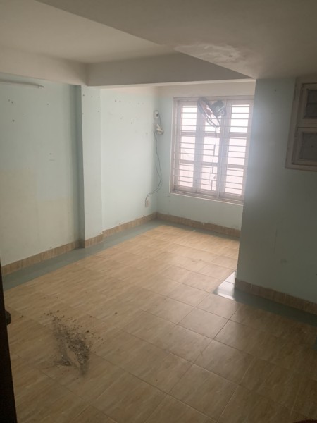 Cho thuê nhà mặt tiền Chấn Hưng, Phường 6, Tân Bình, có hầm để xe, giá 18 triệu